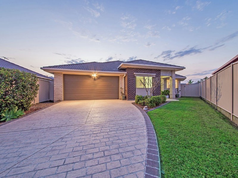 8 Venn Court, Wynnum West QLD 4178