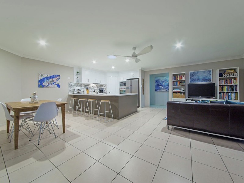 8 Venn Court, Wynnum West QLD 4178