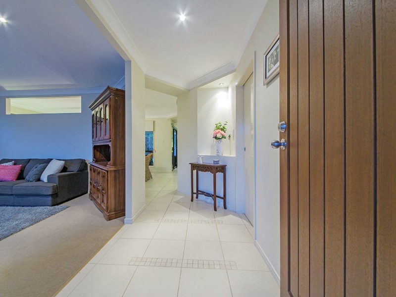 7 Figtree Place, Wakerley QLD 4154