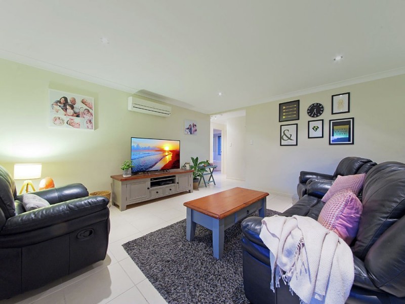 7 Figtree Place, Wakerley QLD 4154