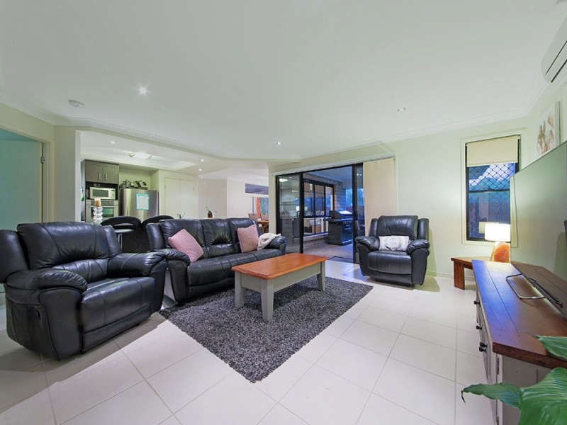 7 Figtree Place, Wakerley QLD 4154