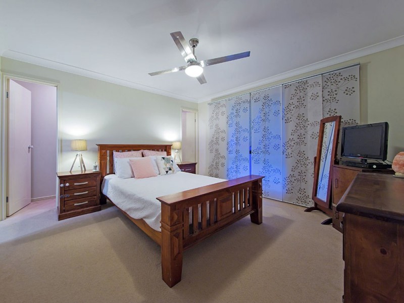 7 Figtree Place, Wakerley QLD 4154