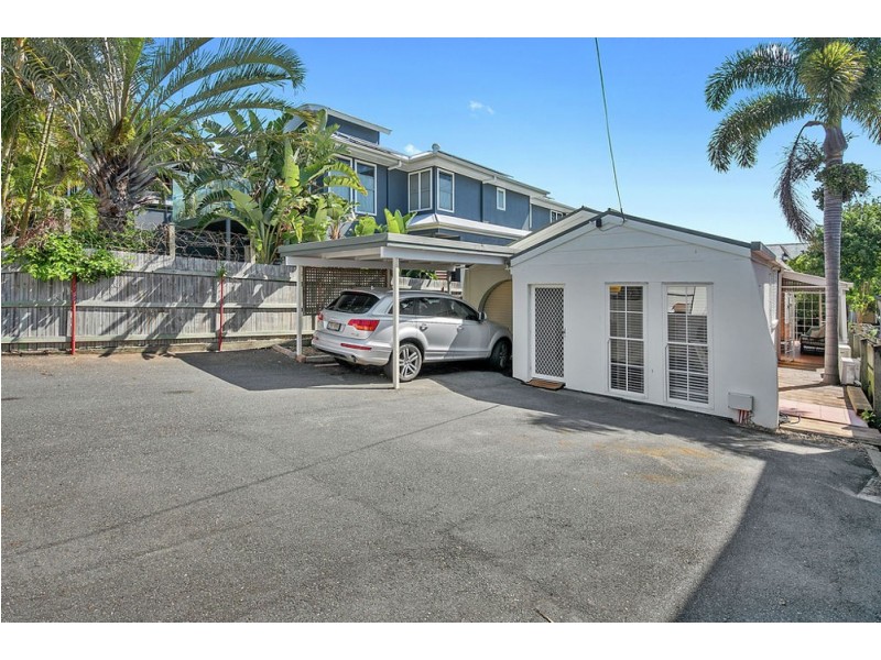 43 Arnold St, Manly QLD 4179