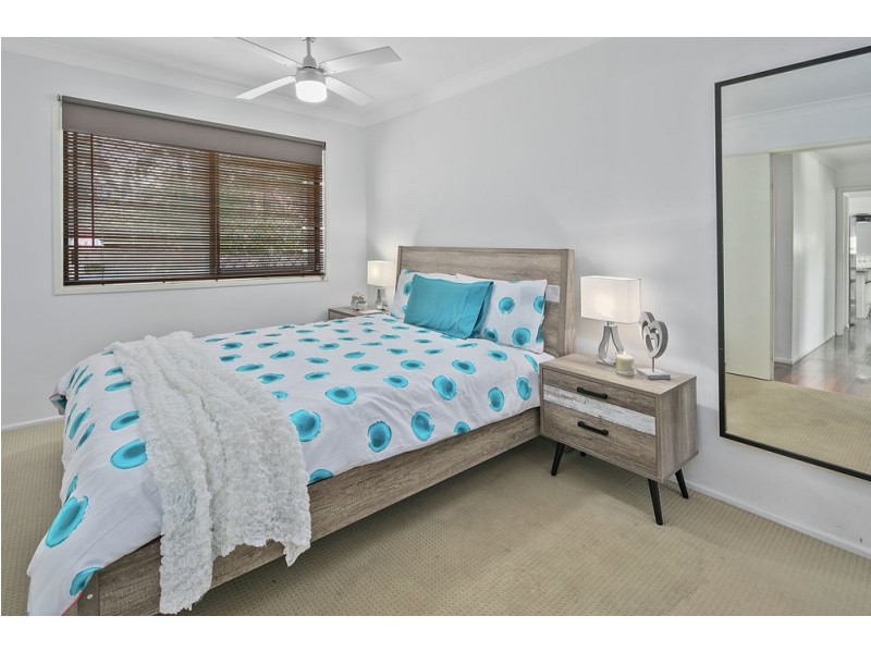 43 Arnold St, Manly QLD 4179