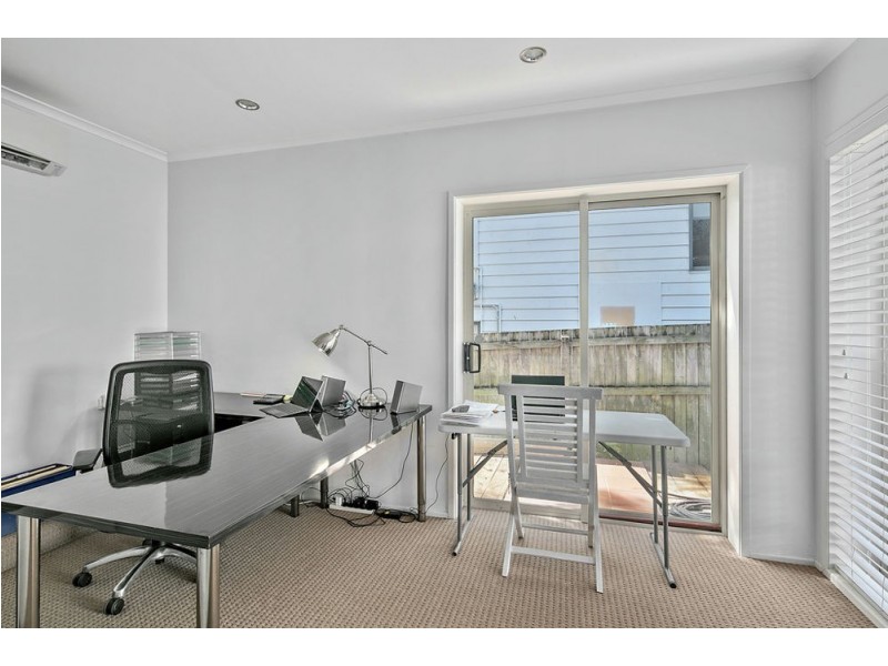 43 Arnold St, Manly QLD 4179