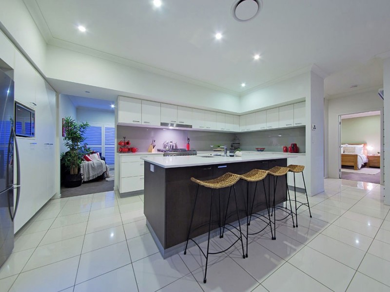 3 Thomson Place, Wakerley QLD 4154