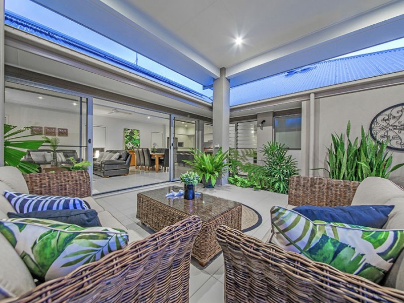 3 Thomson Place, Wakerley QLD 4154