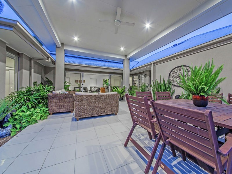 3 Thomson Place, Wakerley QLD 4154