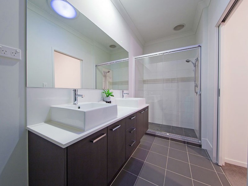 3 Thomson Place, Wakerley QLD 4154