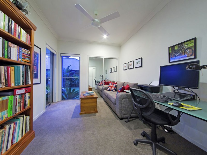 3 Thomson Place, Wakerley QLD 4154