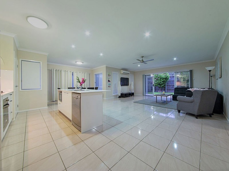 49 Doherty Place, Wakerley QLD 4154