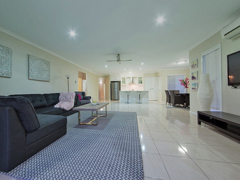 49 Doherty Place, Wakerley QLD 4154