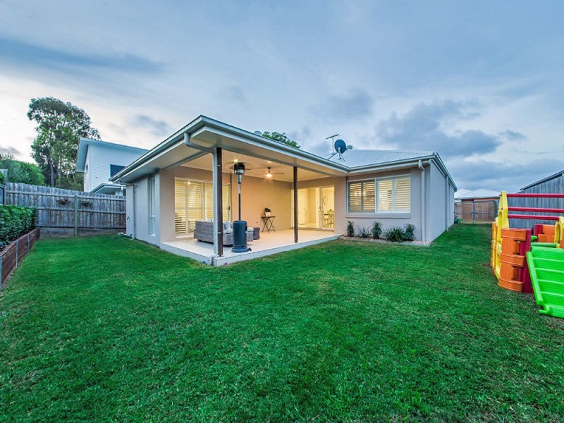 17 Foxwood Circuit, Wakerley QLD 4154