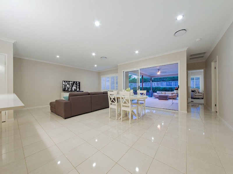17 Foxwood Circuit, Wakerley QLD 4154