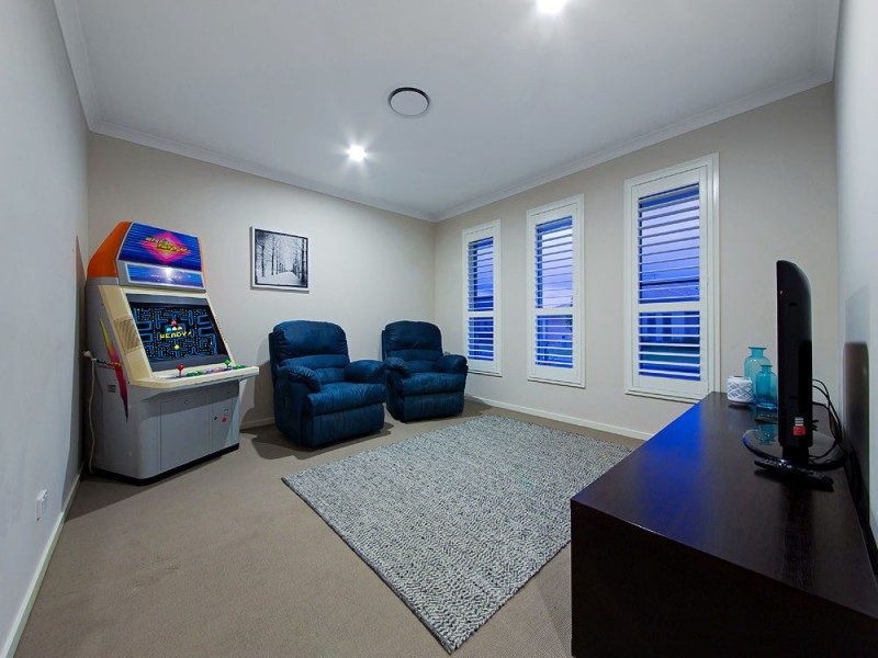 17 Foxwood Circuit, Wakerley QLD 4154