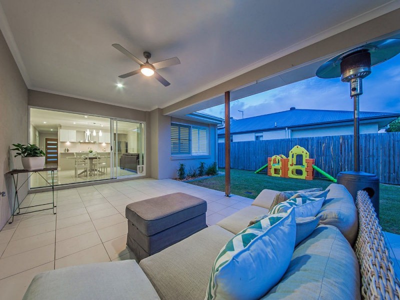 17 Foxwood Circuit, Wakerley QLD 4154