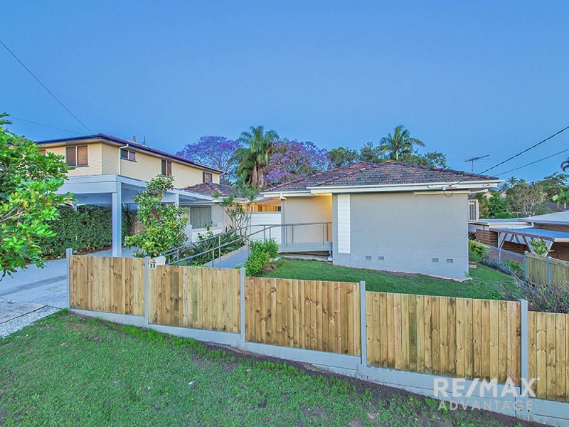 23 Loynes Street, Wynnum West QLD 4178