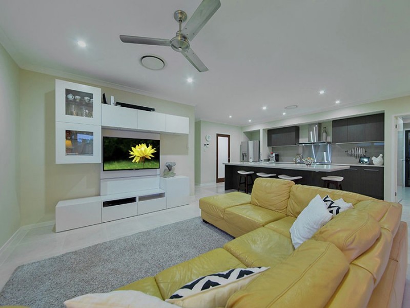 57 Foxwood Circuit, Wakerley QLD 4154