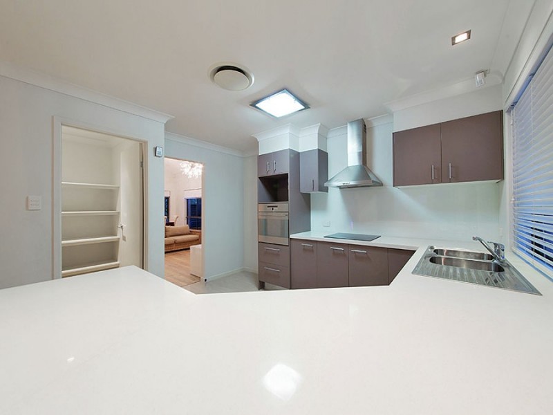 8 John Street, Manly West QLD 4179