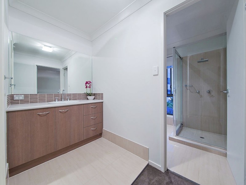 8 John Street, Manly West QLD 4179