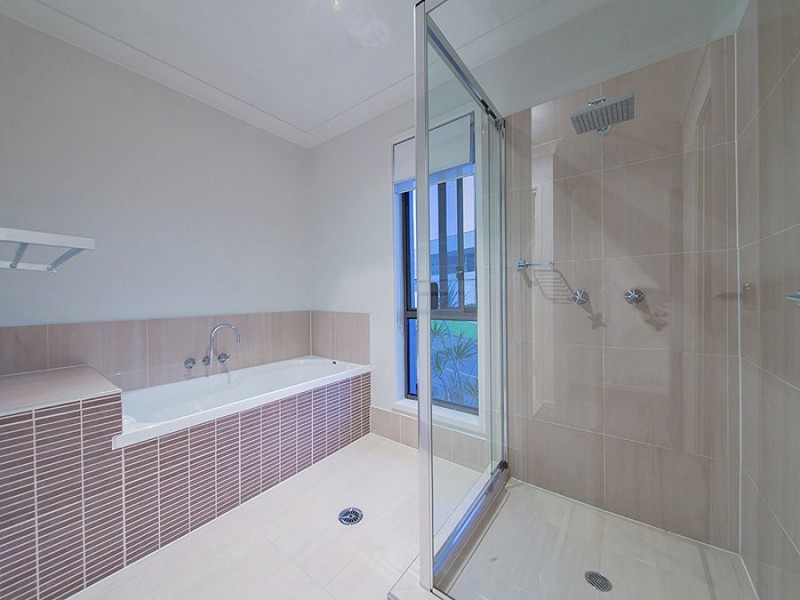 8 John Street, Manly West QLD 4179