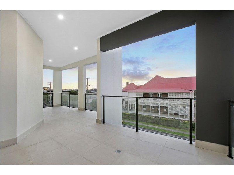 72 Pine St, Wynnum QLD 4178