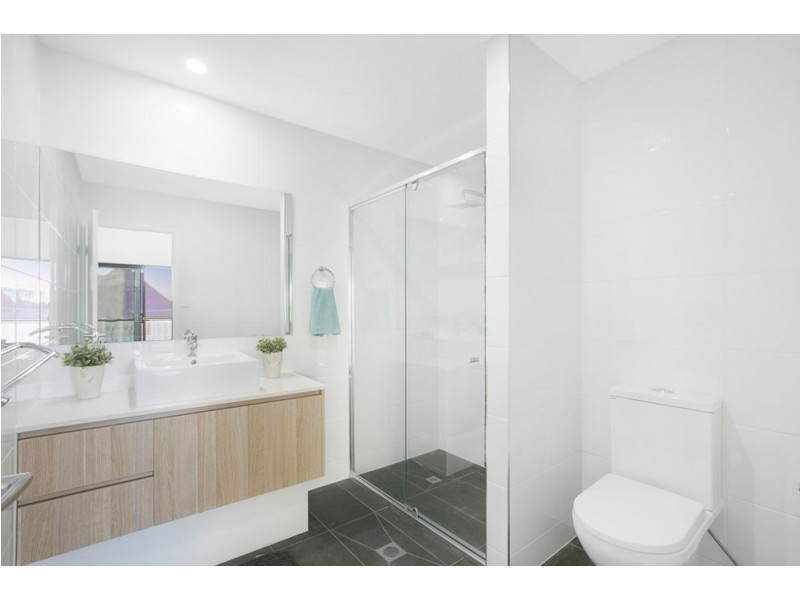 72 Pine St, Wynnum QLD 4178