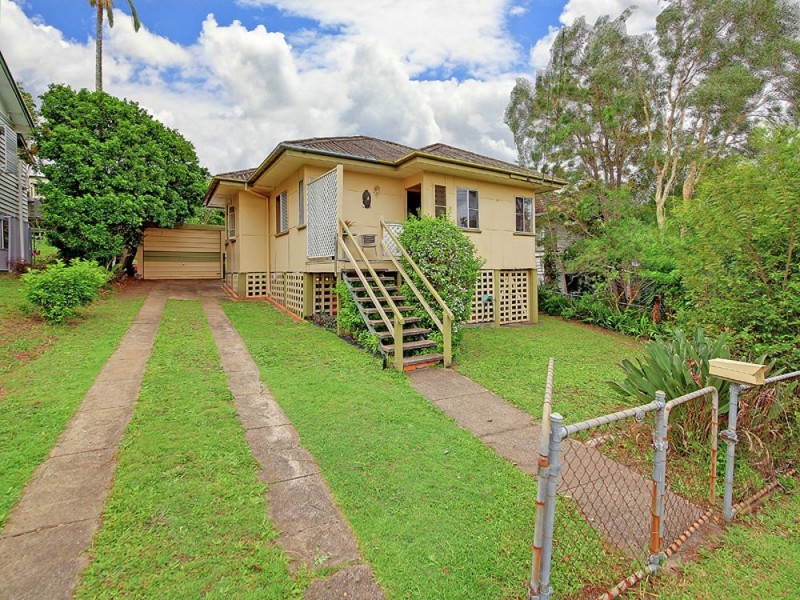 39 Raeburn Street, Manly QLD 4179