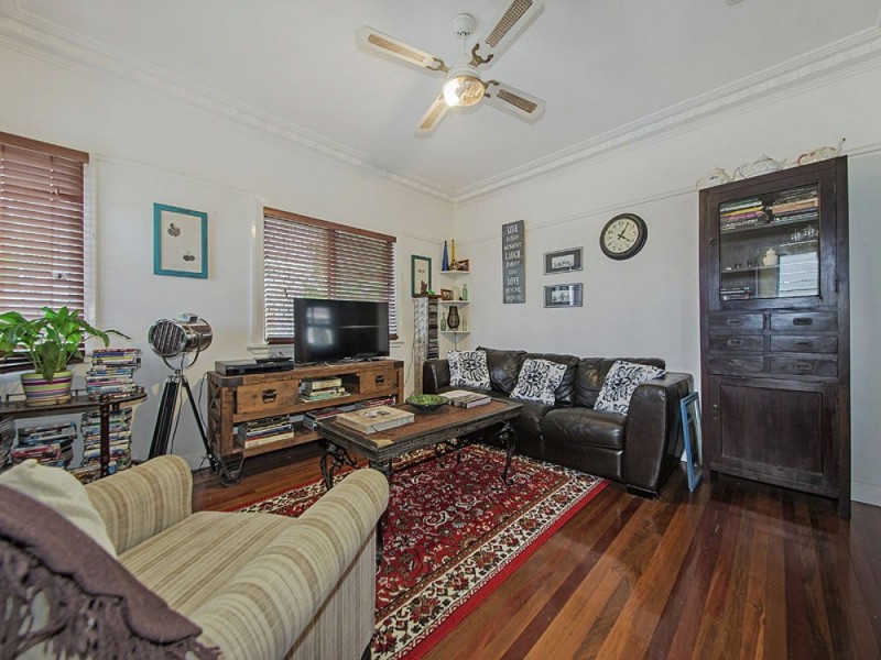 39 Raeburn Street, Manly QLD 4179