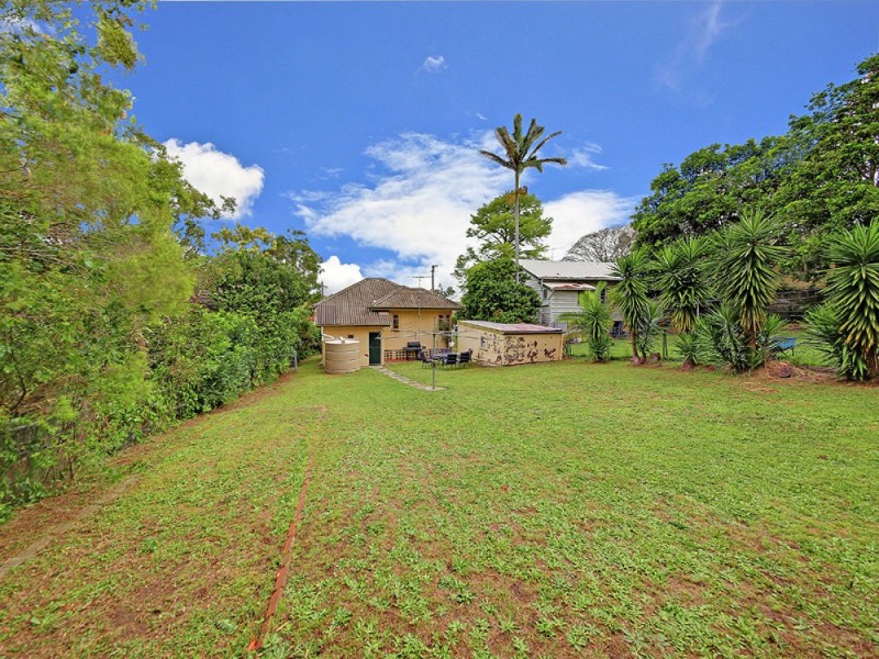 39 Raeburn Street, Manly QLD 4179