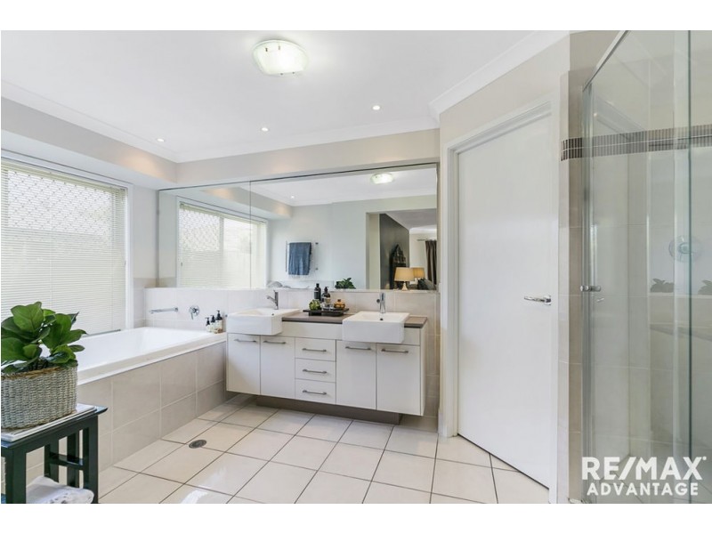 16 Red Gum Crescent, Wakerley QLD 4154