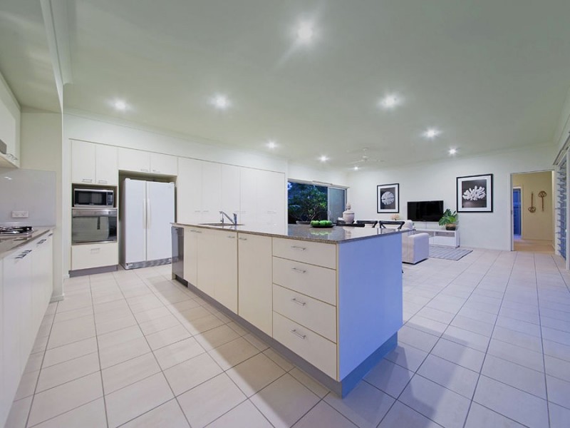 43 Mossvale Drive, Wakerley QLD 4154