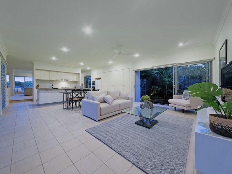 43 Mossvale Drive, Wakerley QLD 4154