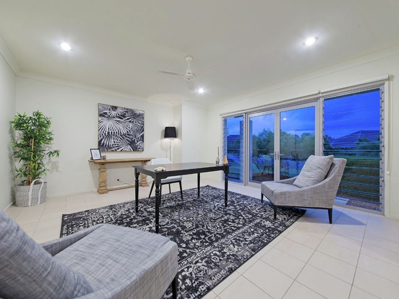 43 Mossvale Drive, Wakerley QLD 4154
