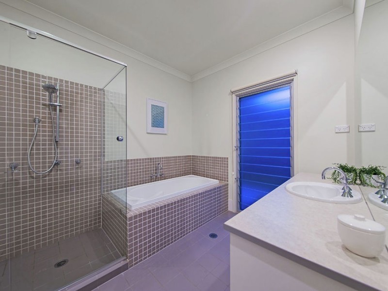 43 Mossvale Drive, Wakerley QLD 4154