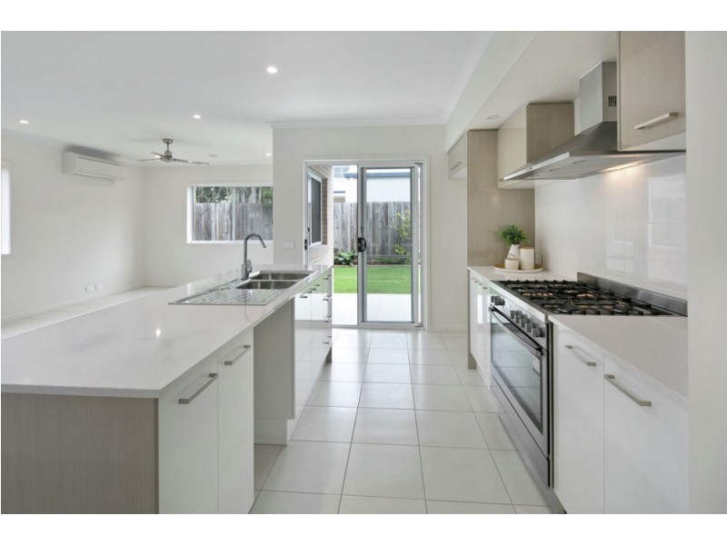 151 Blackwood Rd, Manly West QLD 4179