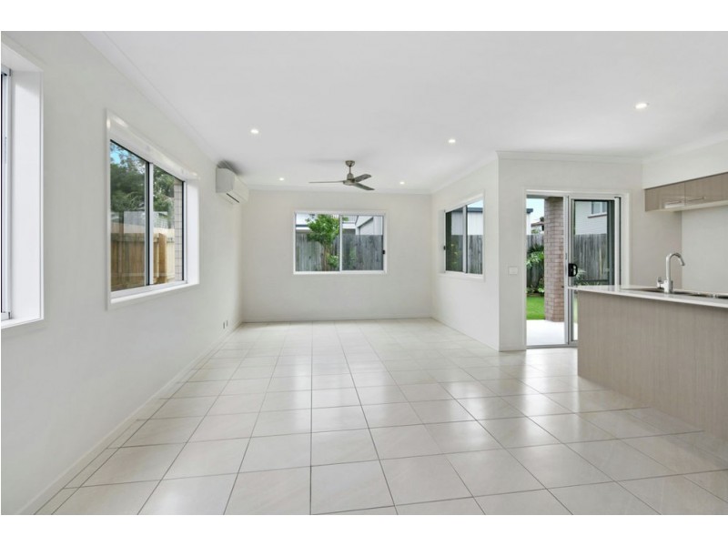 151 Blackwood Rd, Manly West QLD 4179