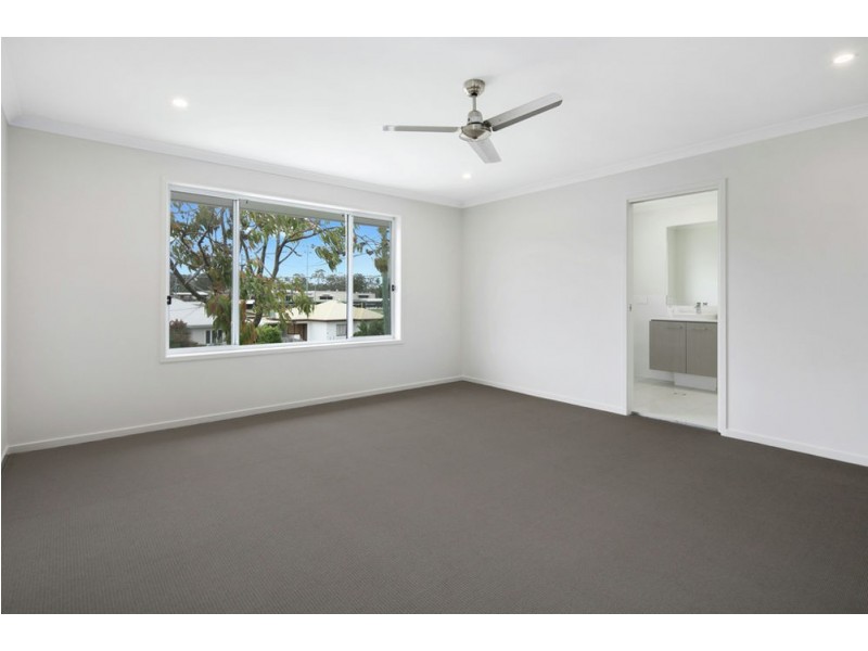 151 Blackwood Rd, Manly West QLD 4179