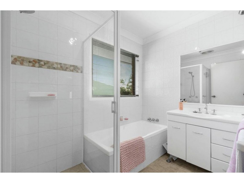 9 Curringa Street, Mansfield QLD 4122