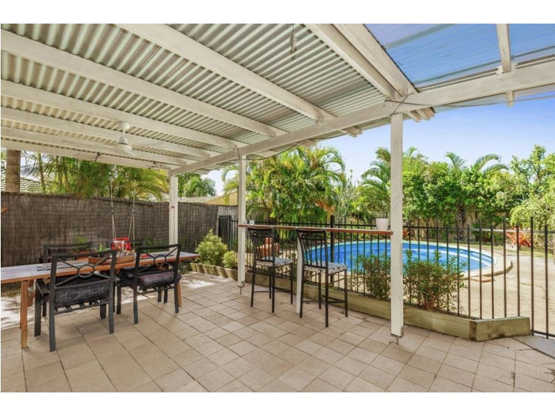 9 Curringa Street, Mansfield QLD 4122