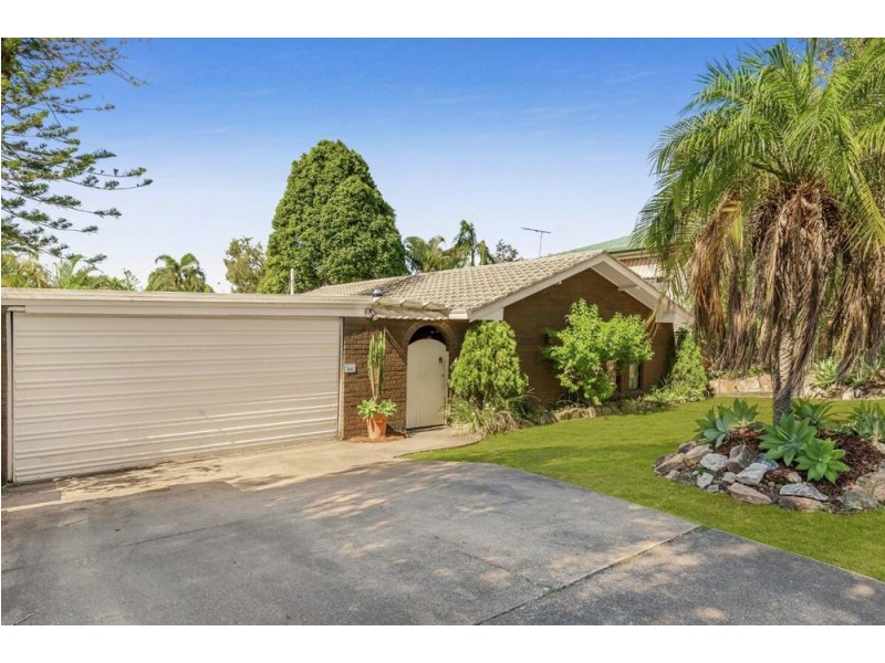 9 Curringa Street, Mansfield QLD 4122