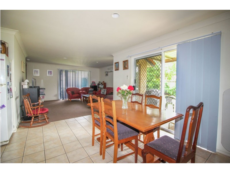 1 Holland Cres, Wynnum West QLD 4178