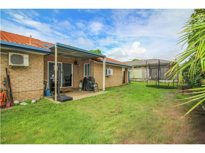 1 Holland Cres, Wynnum West QLD 4178