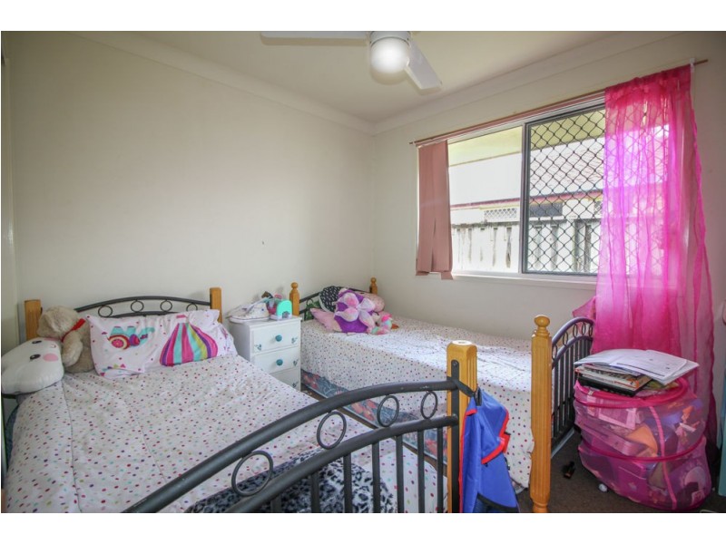 1 Holland Cres, Wynnum West QLD 4178