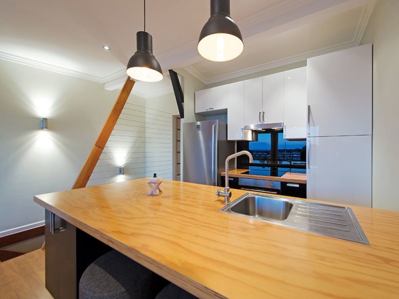 2/11 Arnold Street, Manly QLD 4179