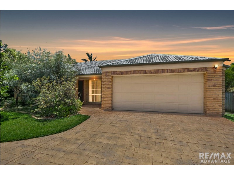 8 Mitchell Place, Belmont QLD 4153