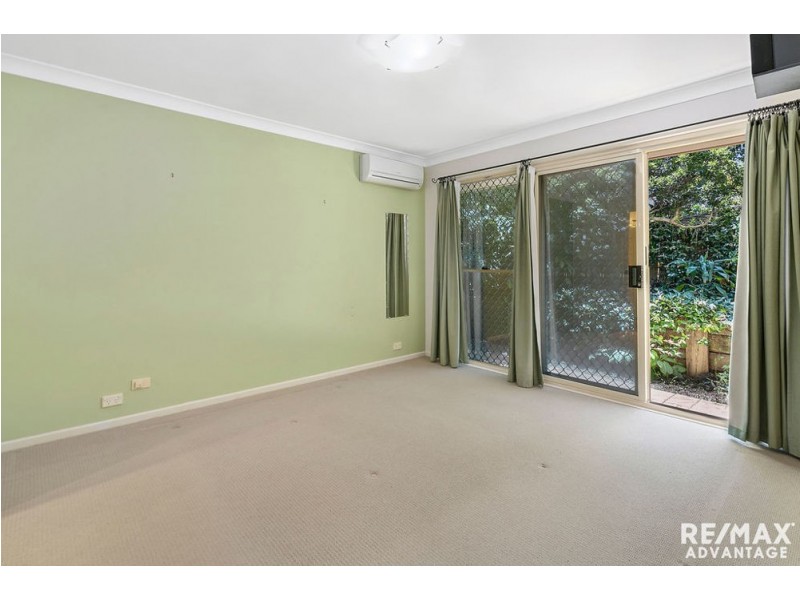 8 Mitchell Place, Belmont QLD 4153