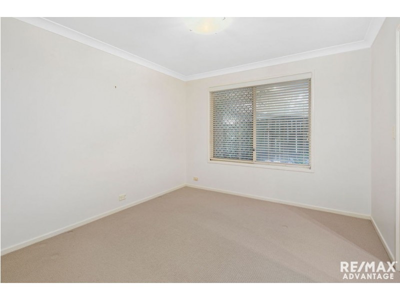 8 Mitchell Place, Belmont QLD 4153