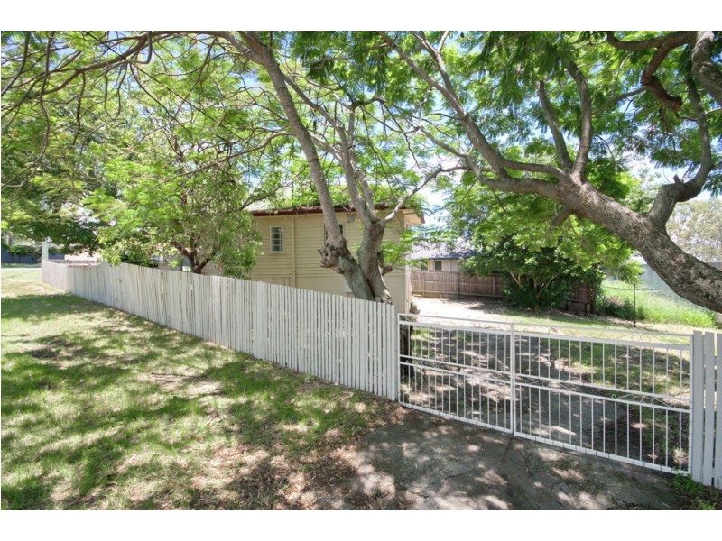 9 Curve Avenue, Wynnum QLD 4178