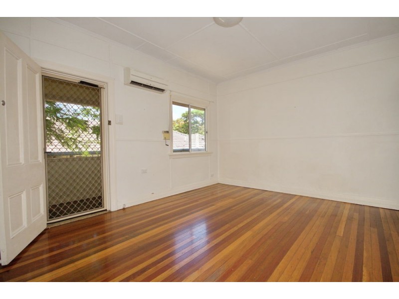 9 Curve Avenue, Wynnum QLD 4178